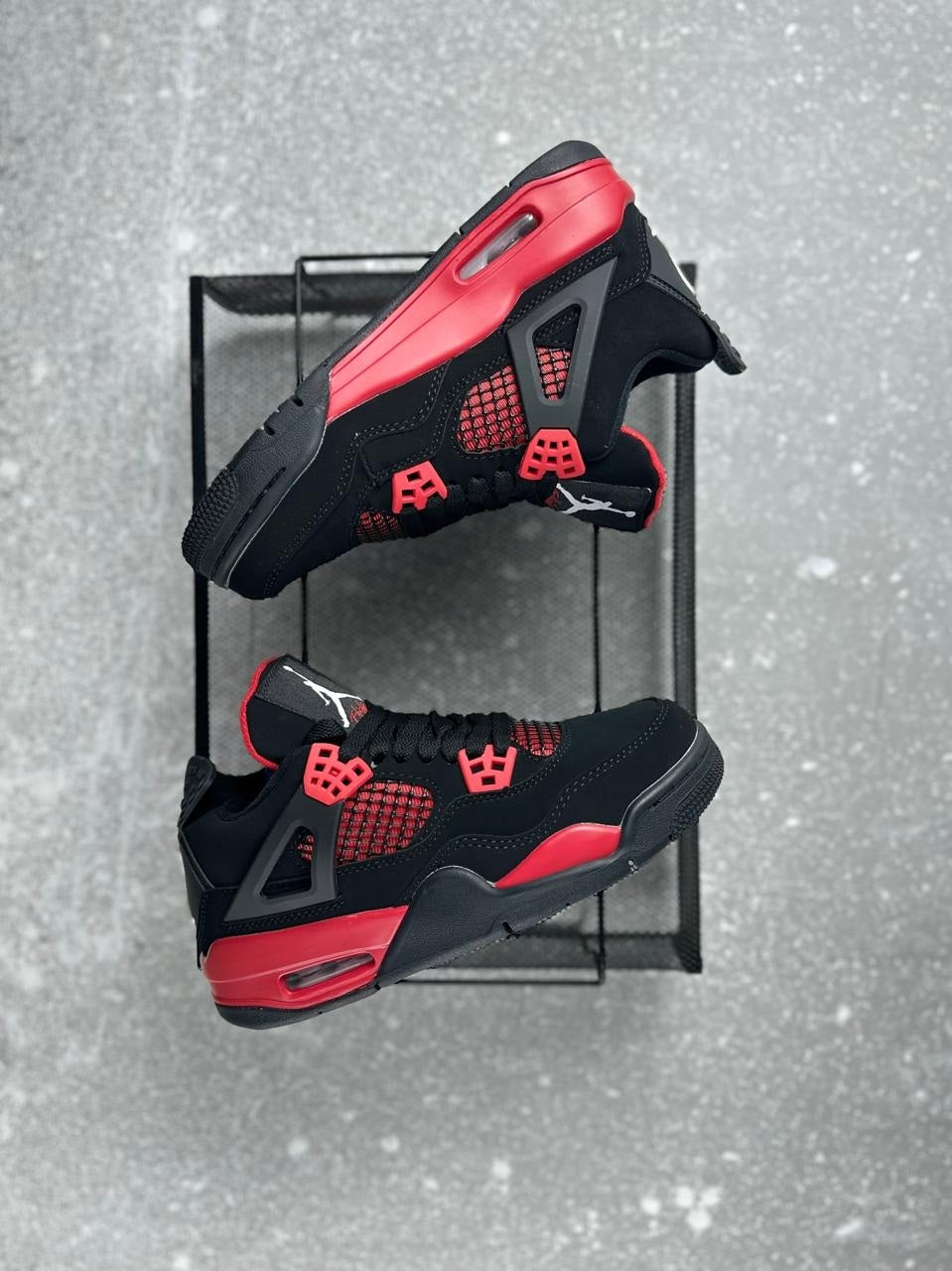 NIKE JORDAN RETRO 4