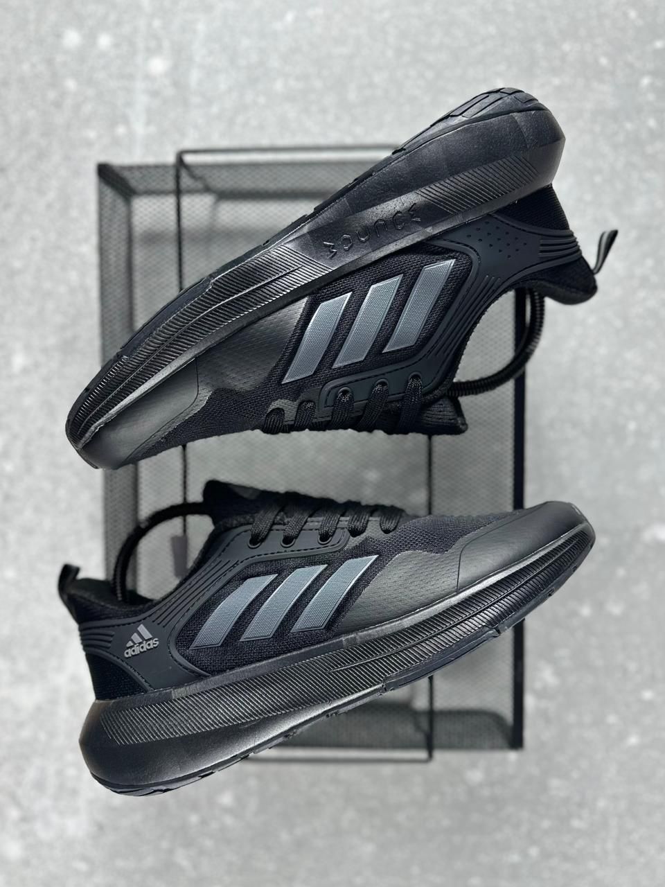 ADIDAS ULTRALIGTH DAMA NEGRO