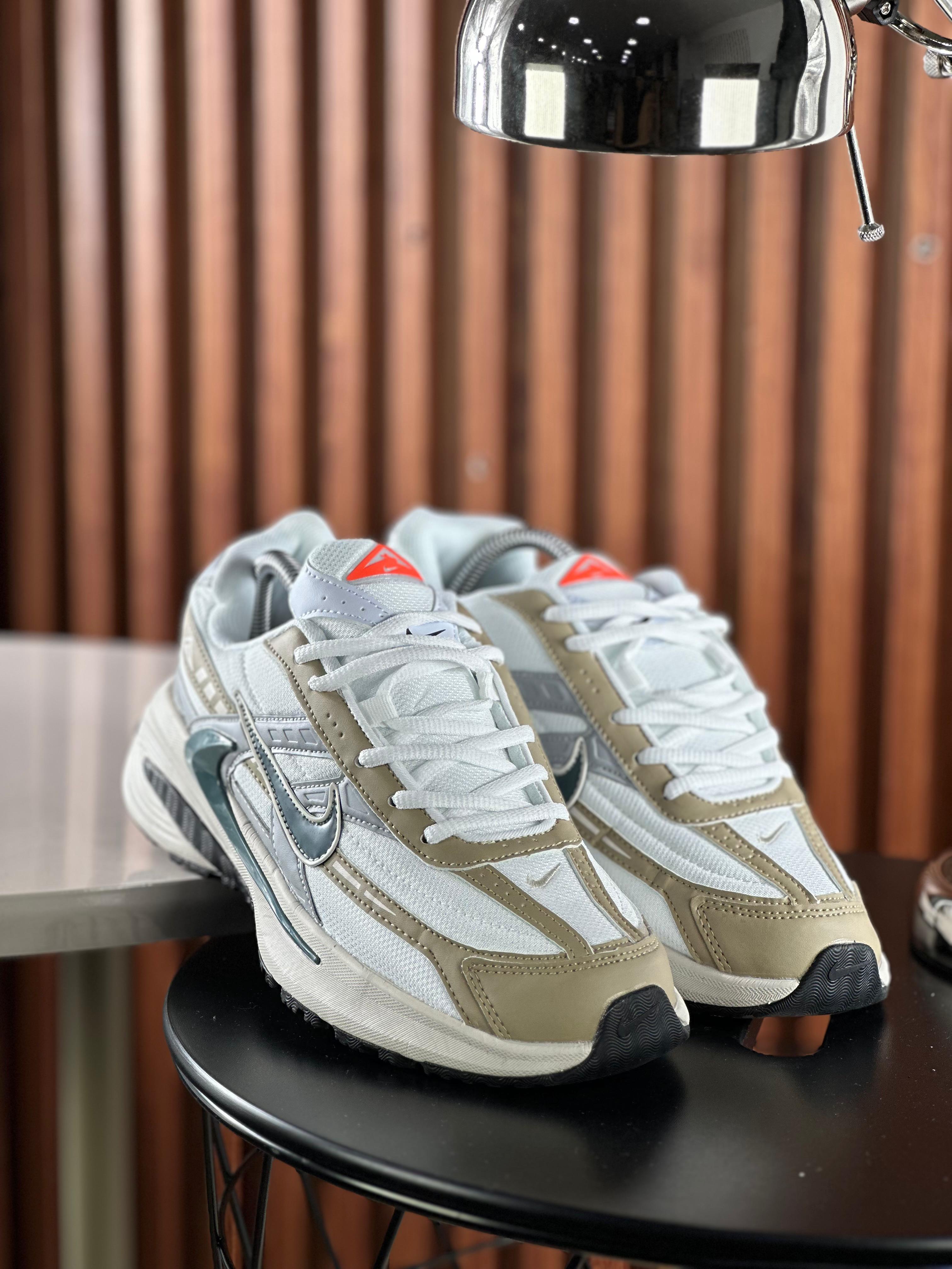 NIKE INITIATOR DAMA BLANCO BEIGE