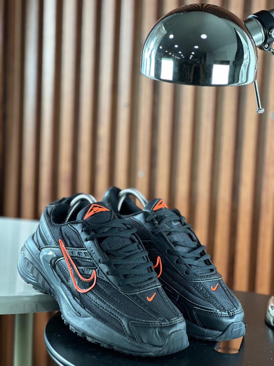 NIKE INITIATOR DAMA NEGRO NARANJA