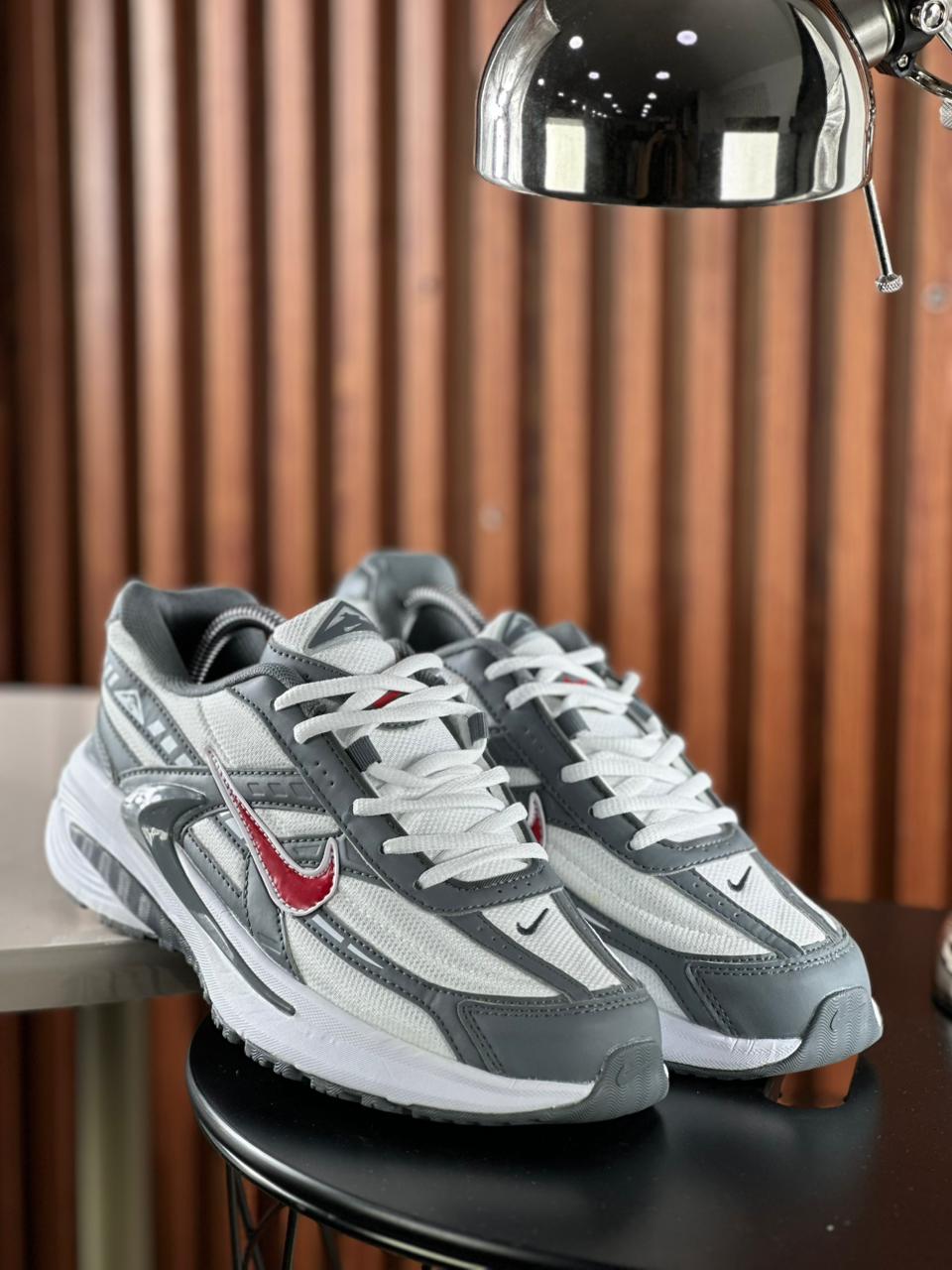 NIKE INITIATOR DAMA BLANCO GRIS ROJO