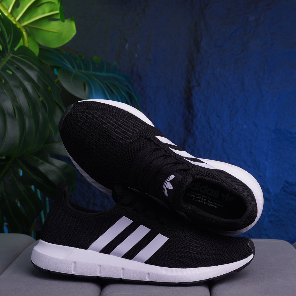 ADIDAS SWIFT CABALLERO NEGRO BLANCO