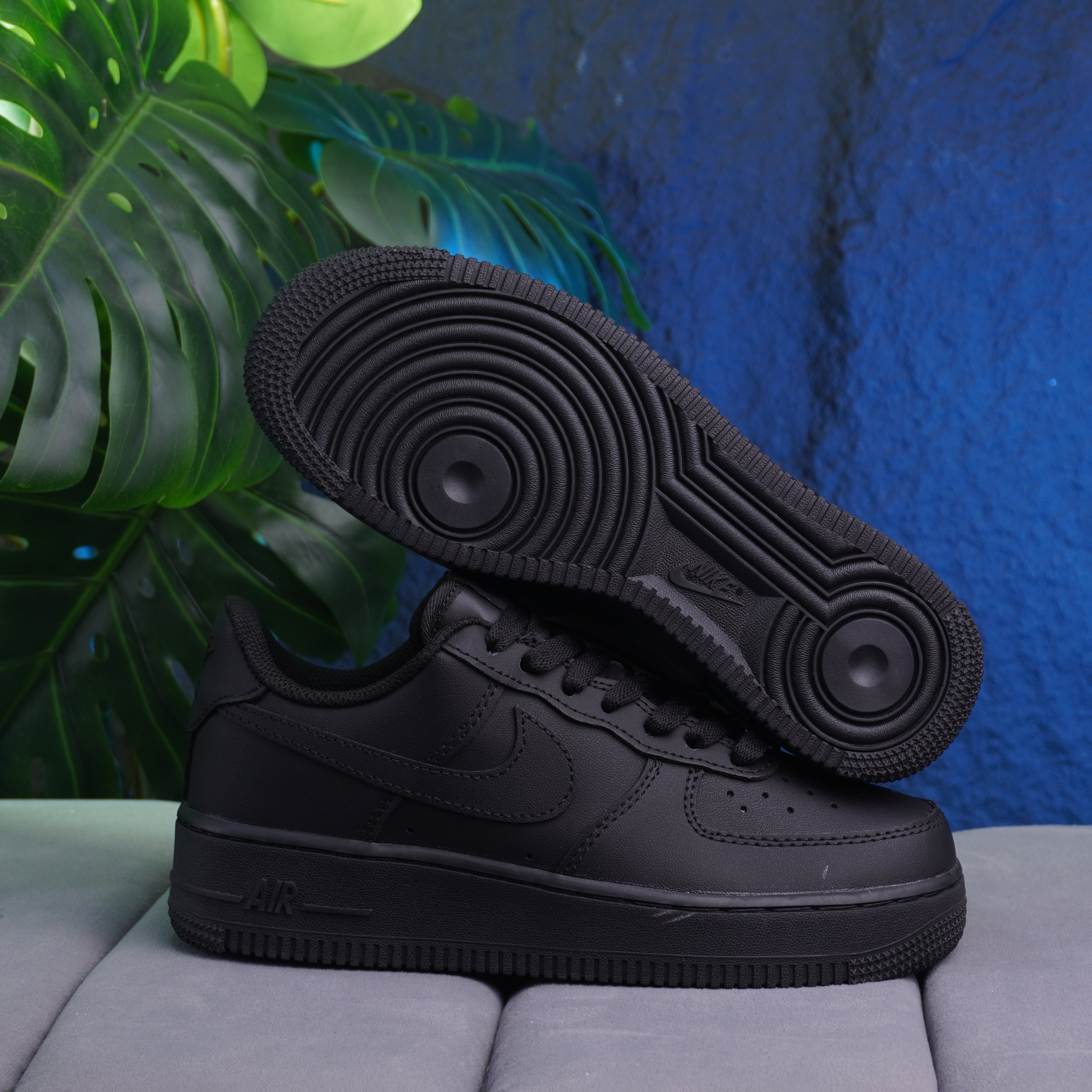 NIKE AIR FORCE ONE DAMA NEGRO