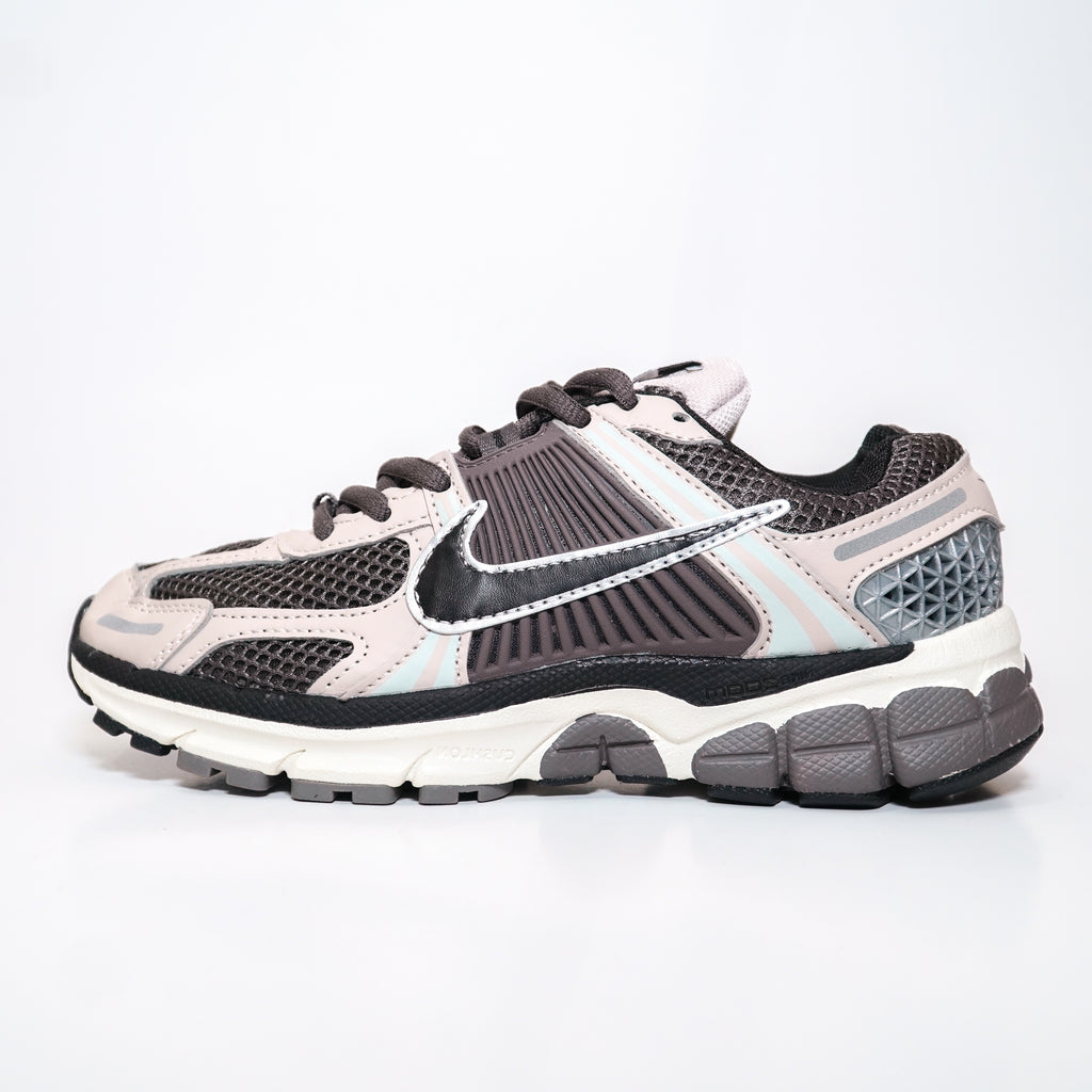 NIKE VOMERO DAMA CAFE
