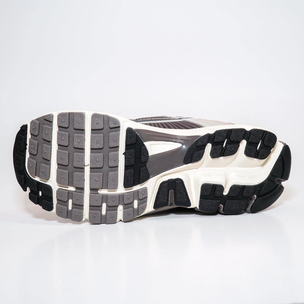 NIKE VOMERO DAMA CAFE