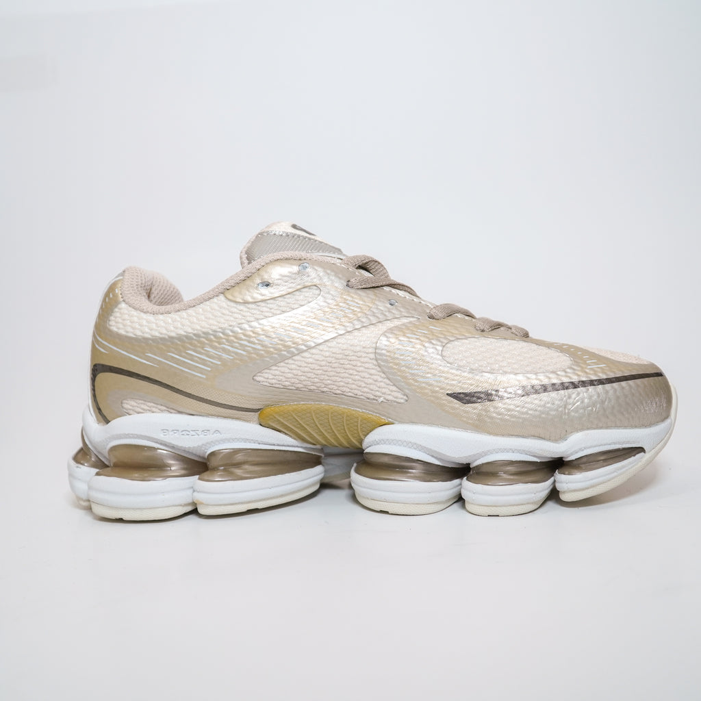 NEW BALANCE 2000 DAMA DORADO BLANCO