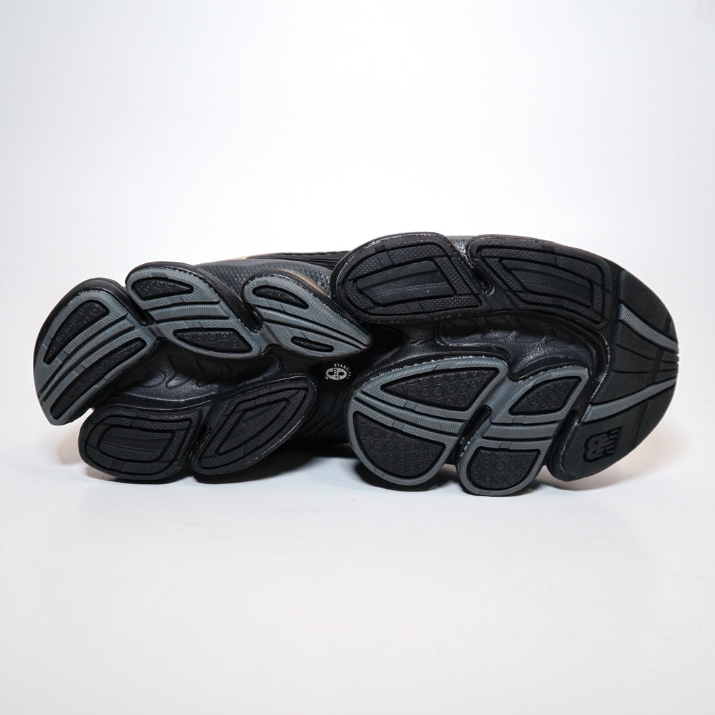 NEW BALANCE 2000 DAMA NEGRO DORADO