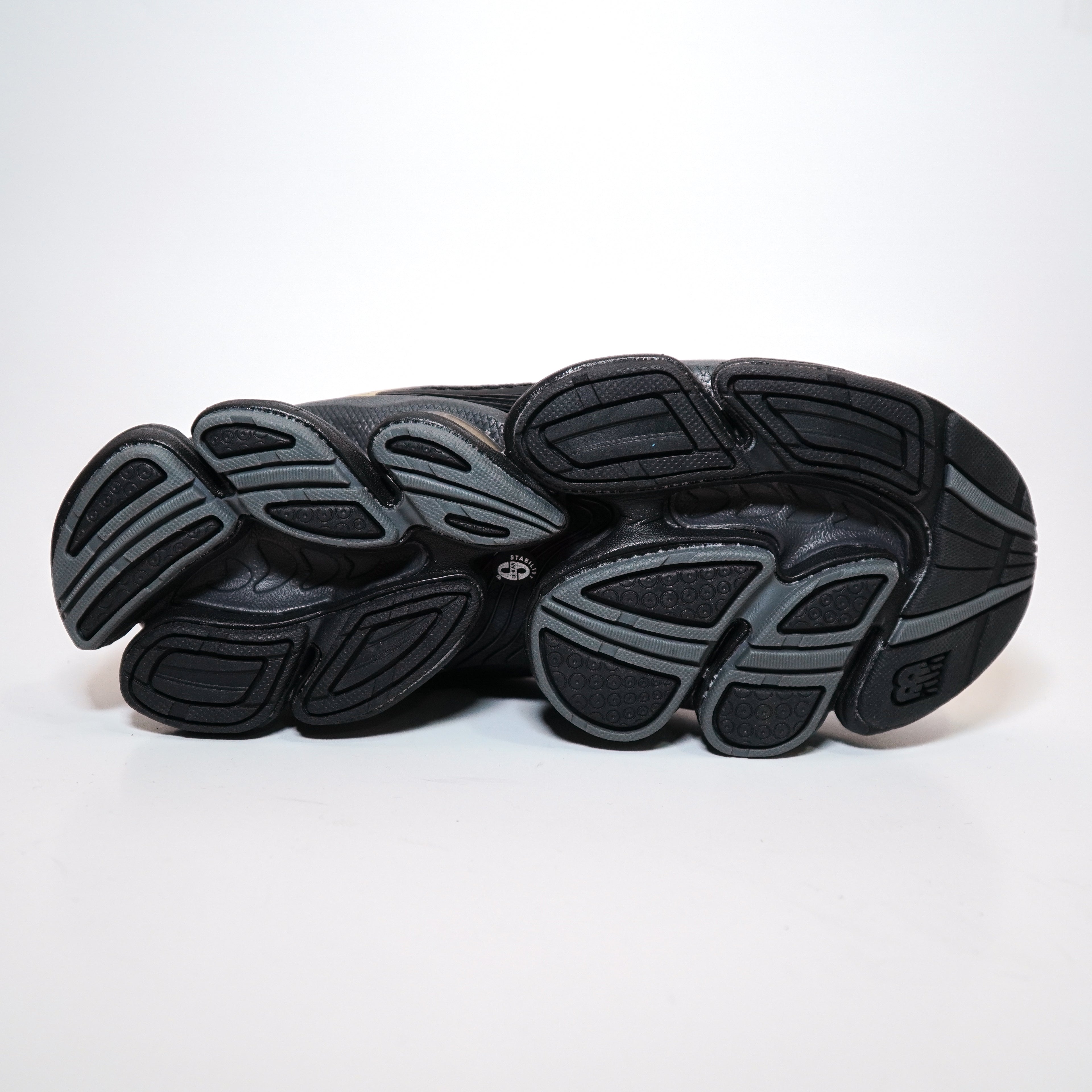 NEW BALANCE 2000 DAMA NEGRO DORADO