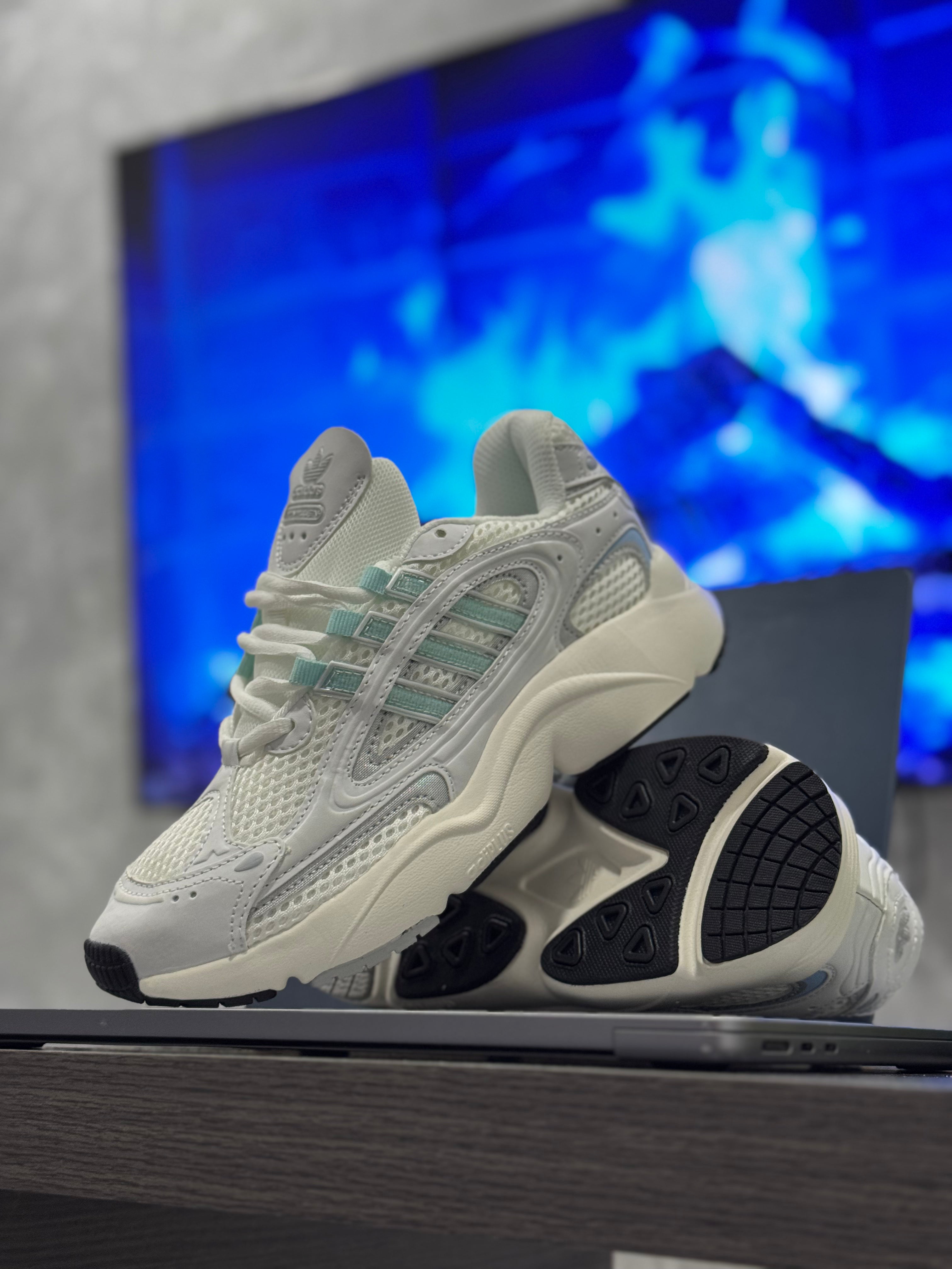 ADIDAS AD OZMILLEN DAMA BLANCO AZUL