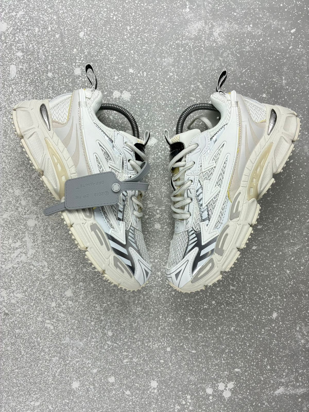 OFF WHITE BERHB CABALLERO