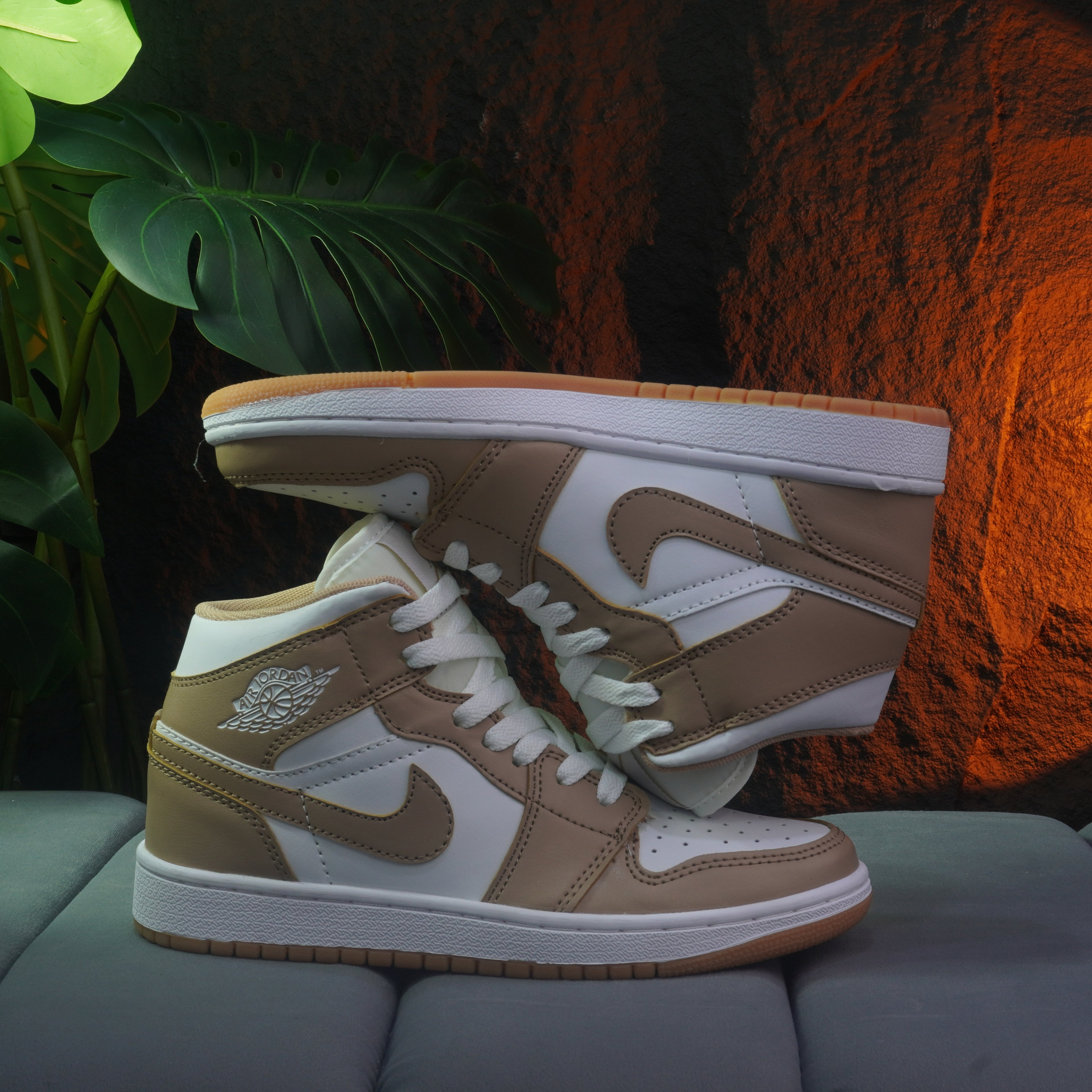 NIKE JORDAN RETRO 1 DAMA BLANCO BEIGE
