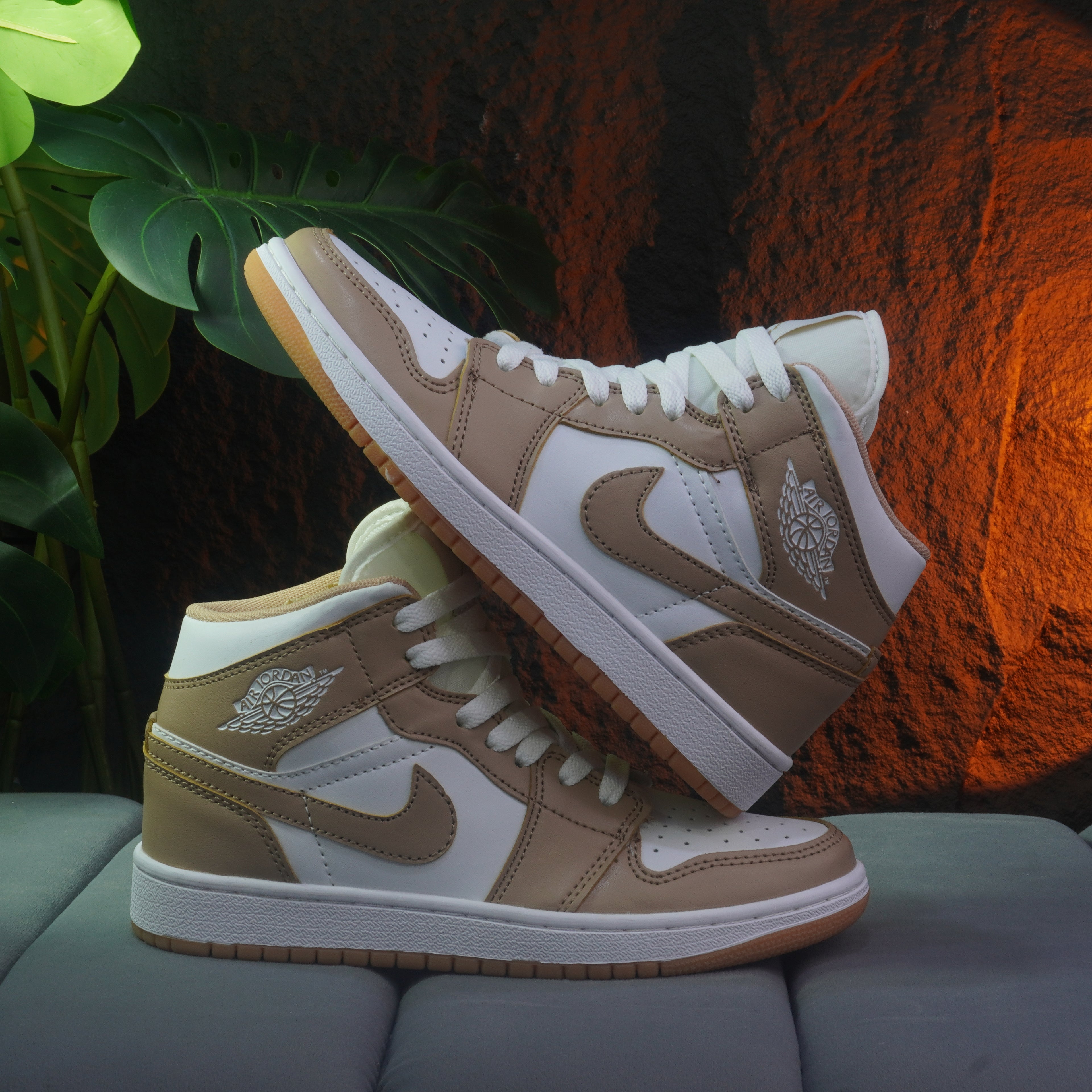 NIKE JORDAN RETRO 1 DAMA BLANCO BEIGE