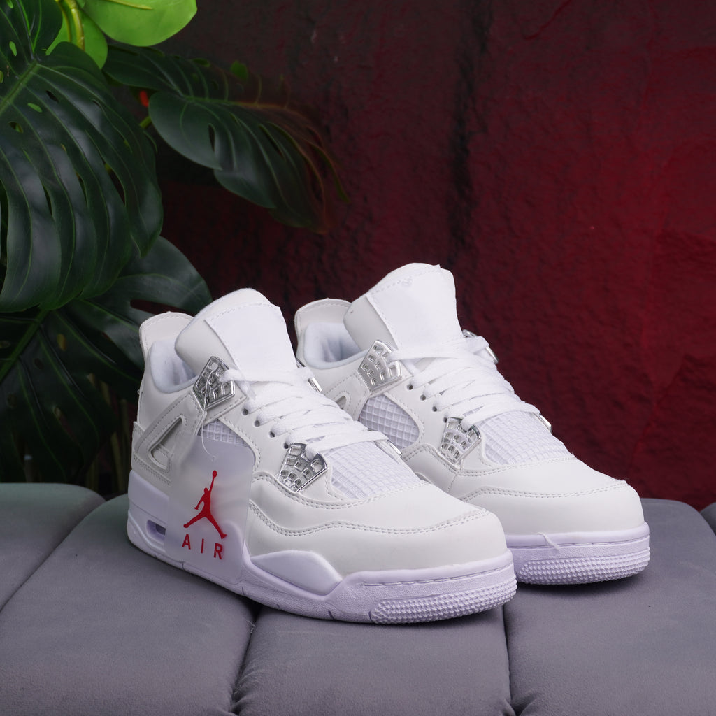 JORDAN RETRO 4 CABALLERO BLANCO PLATEADO