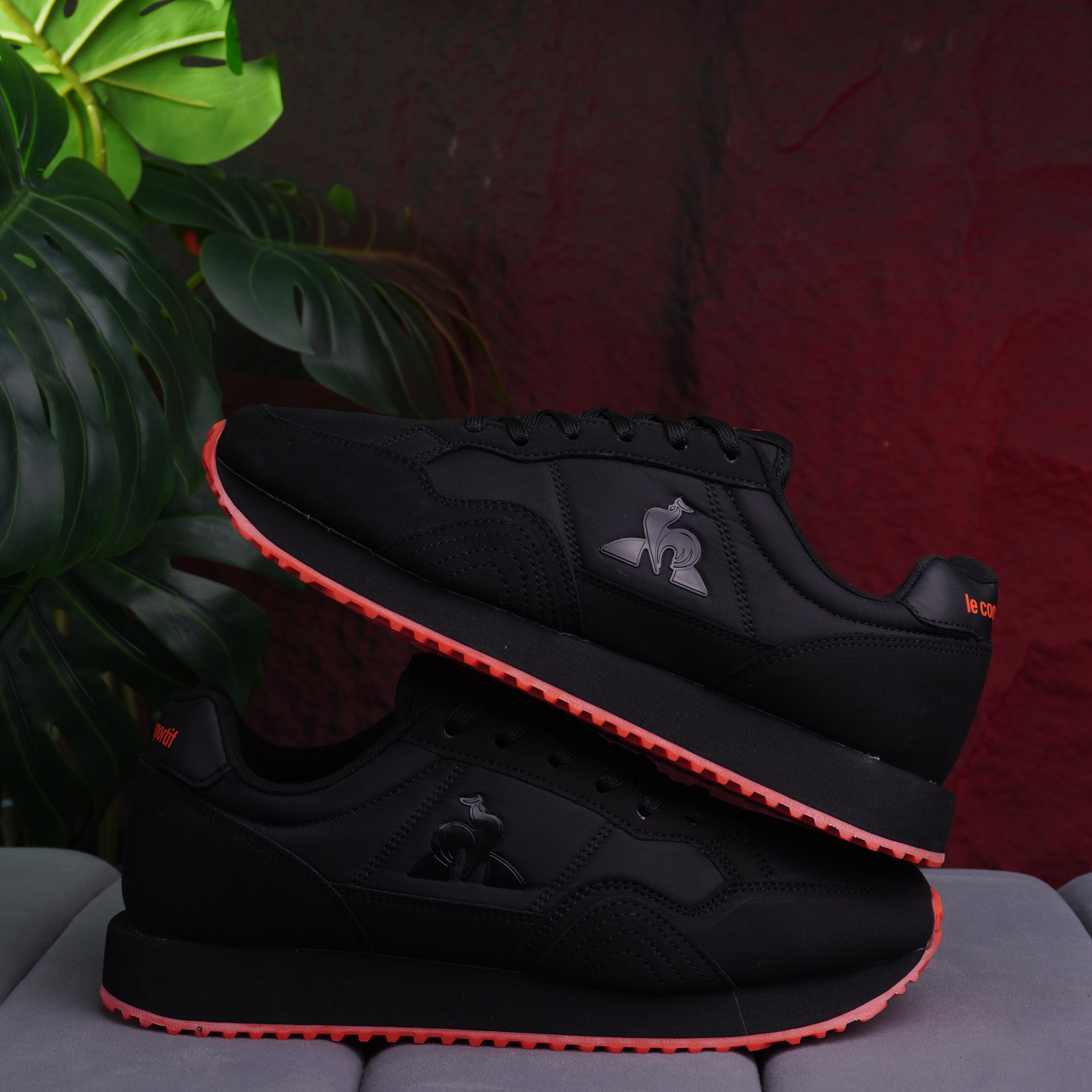 LE COQ JET STAR CABALLERO NEGRO ROJO
