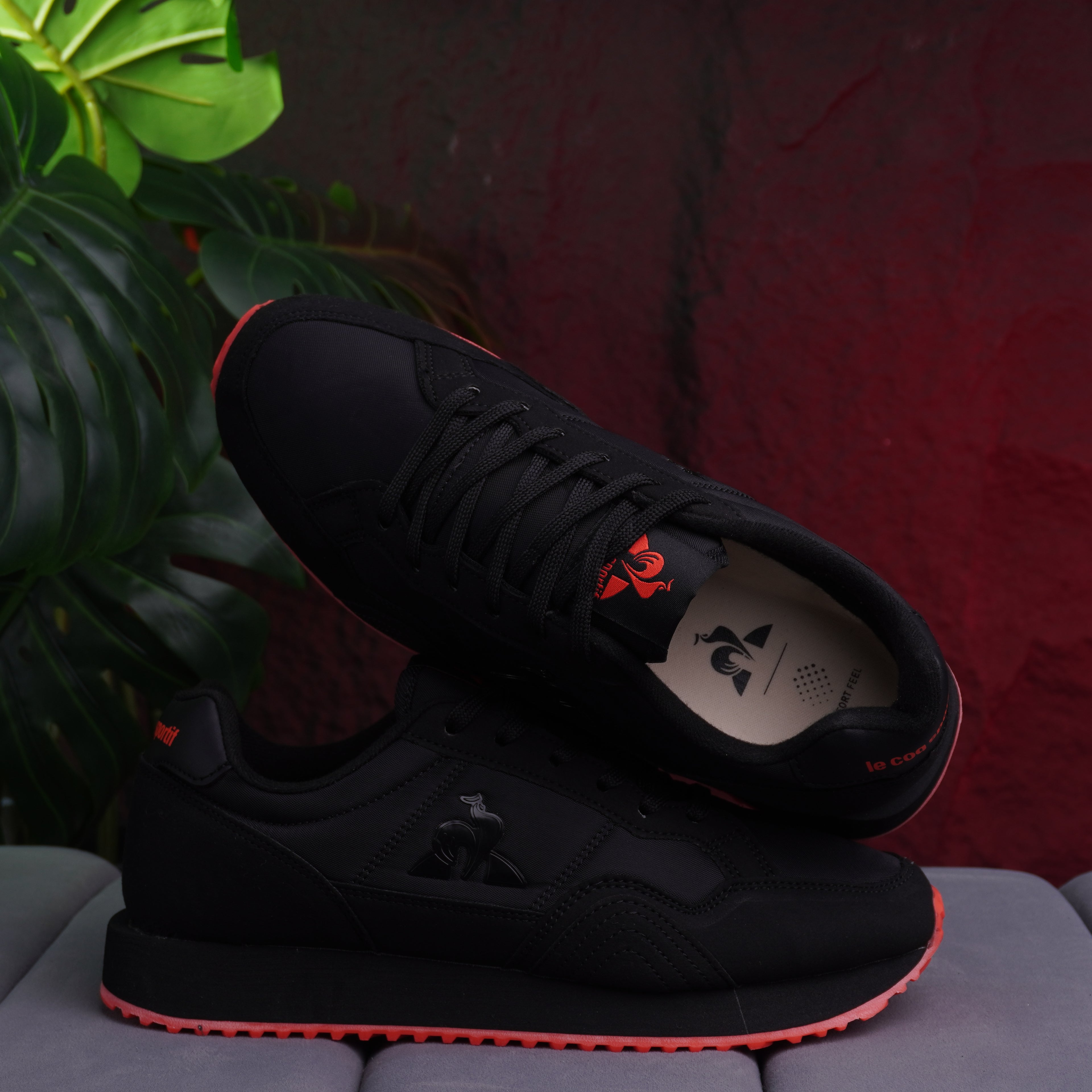 LE COQ JET STAR CABALLERO NEGRO ROJO