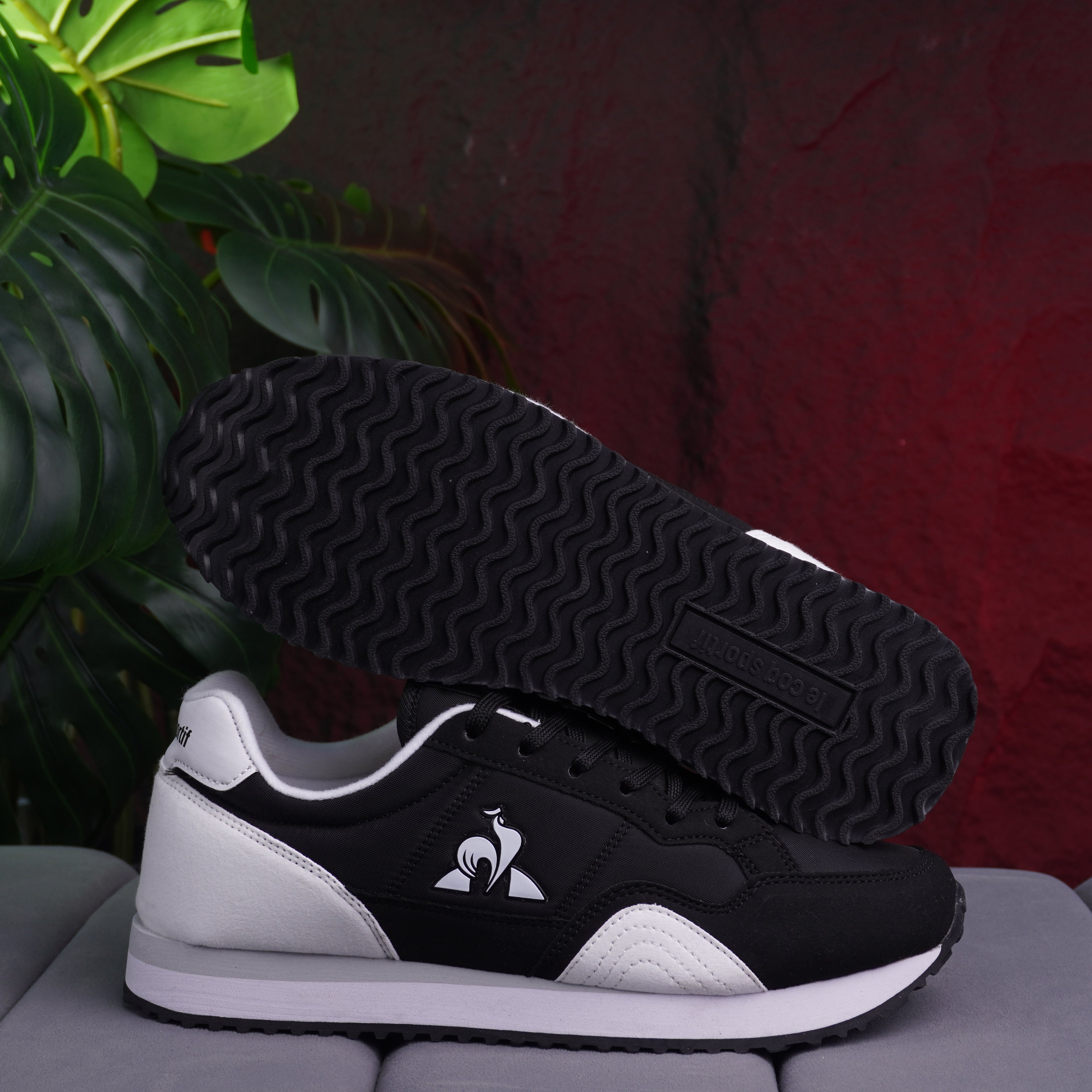 LE COQ JET STAR CABALLERO NEGRO BLANCO