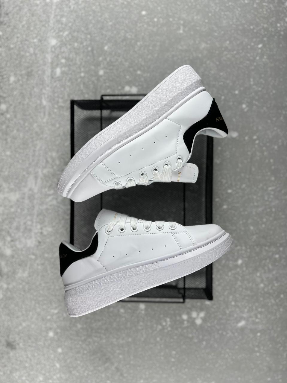 ALEXANDER MCQUEEN CABALLERO BLANCO NEGRO