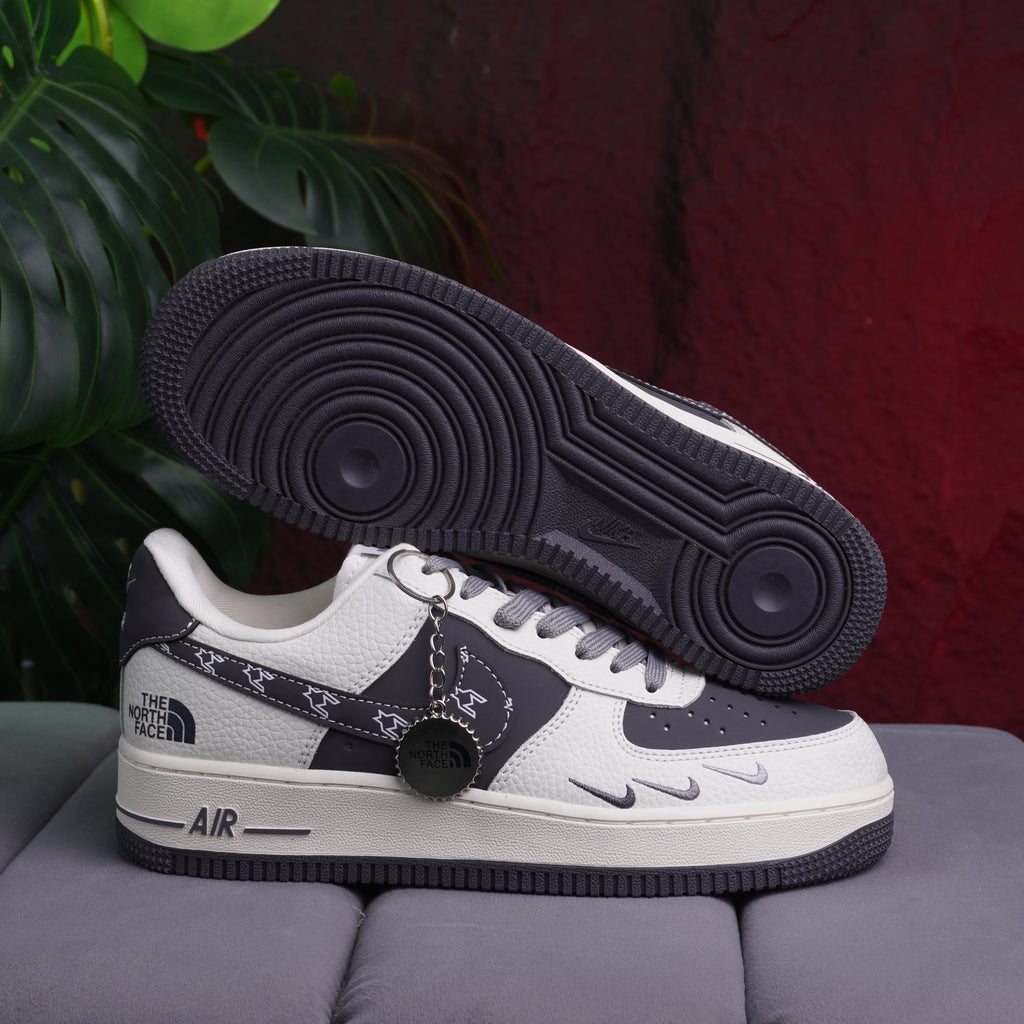 NIKE AIR FORCE CABALLERO BLANCO GRIS