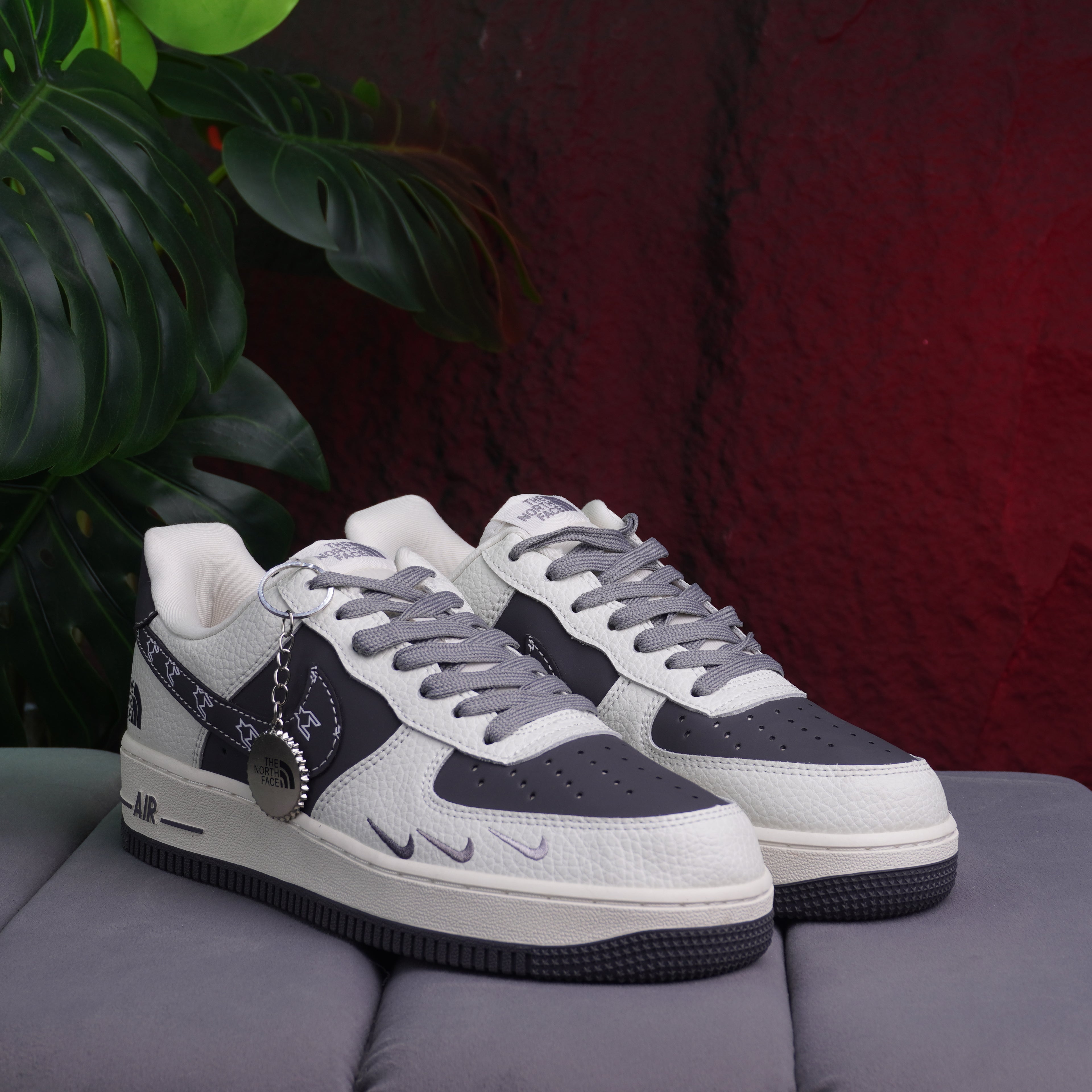 NIKE AIR FORCE CABALLERO BLANCO GRIS