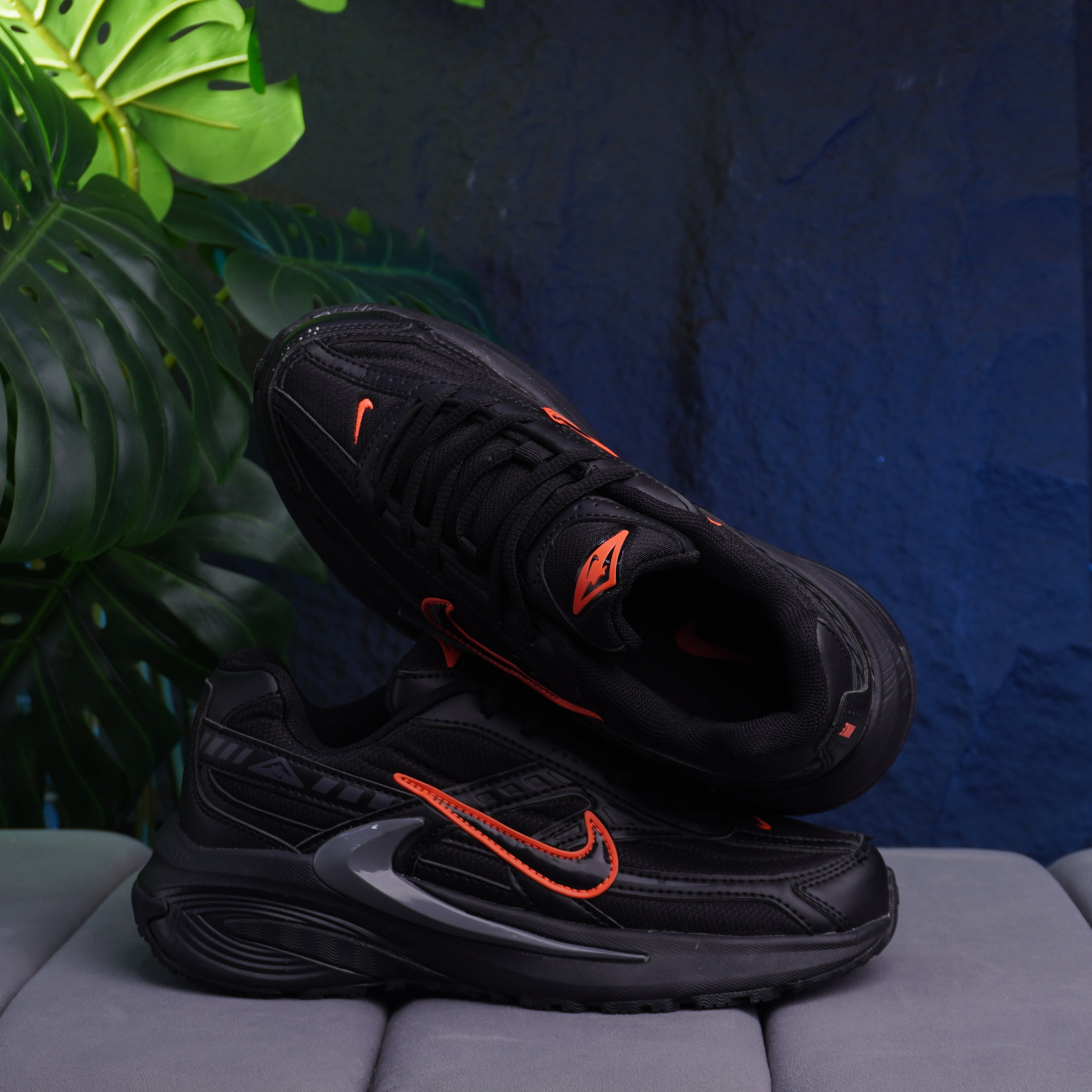 NIKE INITIATOR DAMA NEGRO NARANJA