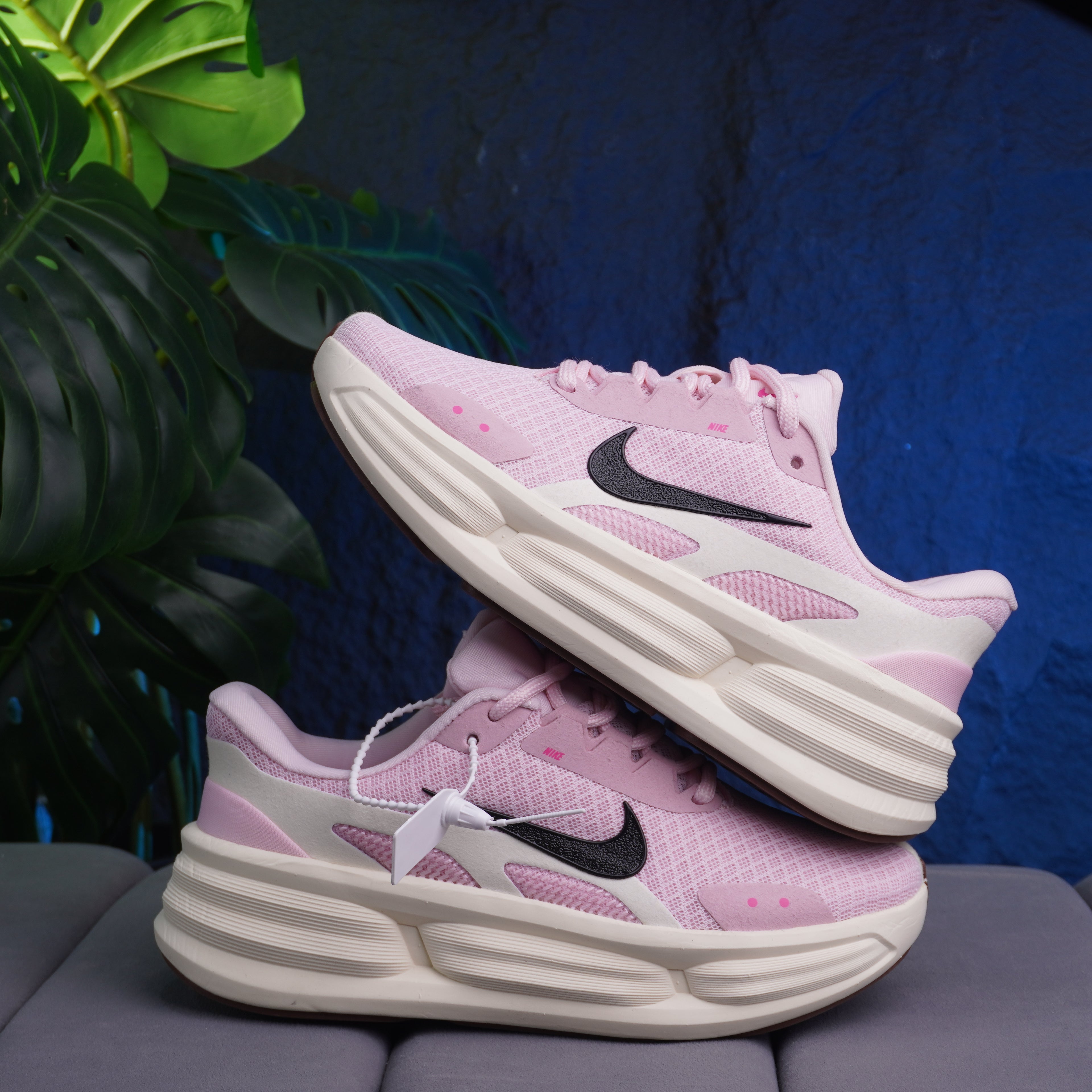 NIKE RIDE DAMA BEIGE ROSADO