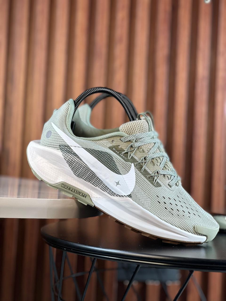 NIKE PEGASUS TRAIL 5 DAMA VERDE BLANCO