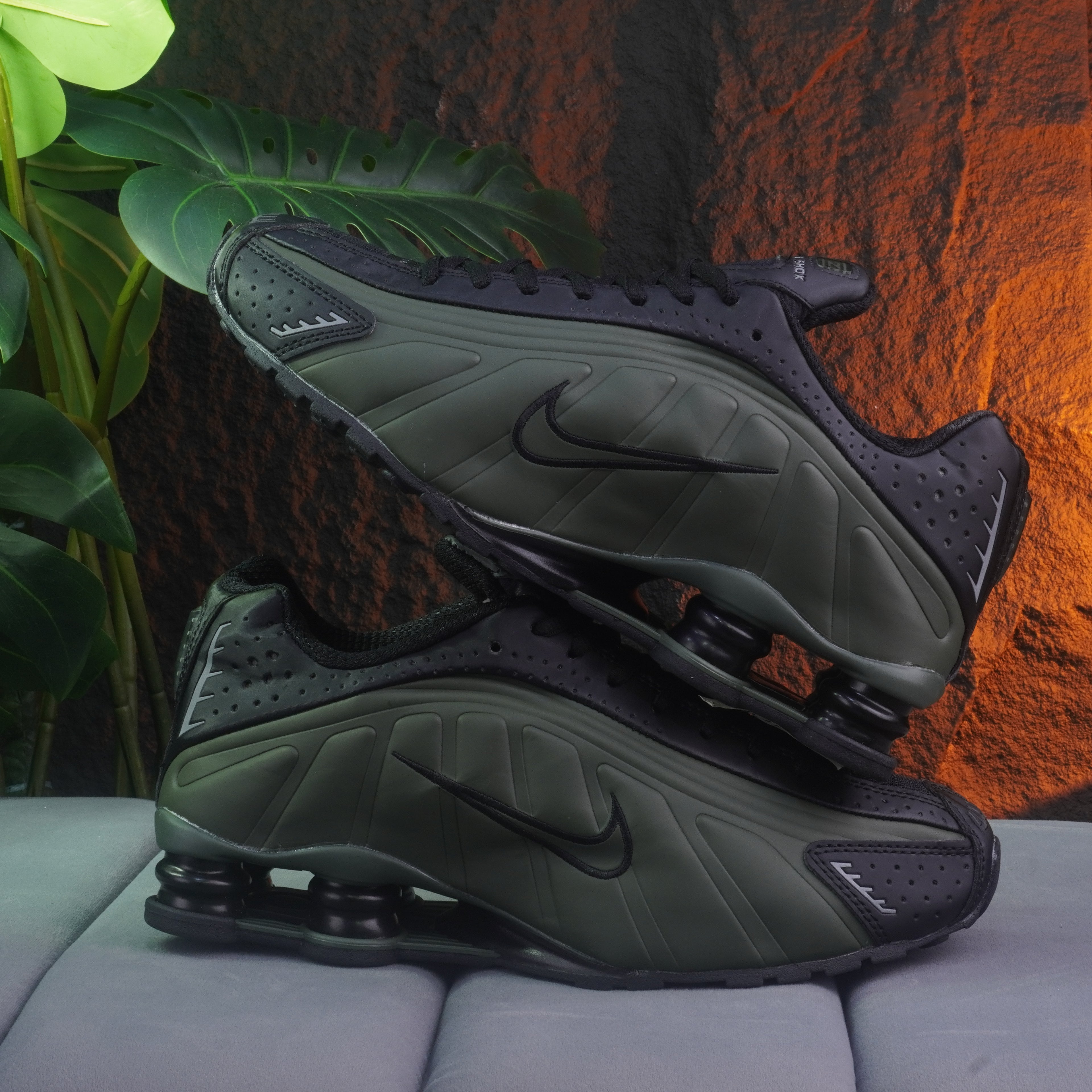 NIKE SHOX CABALLERO NEGRO VERDE