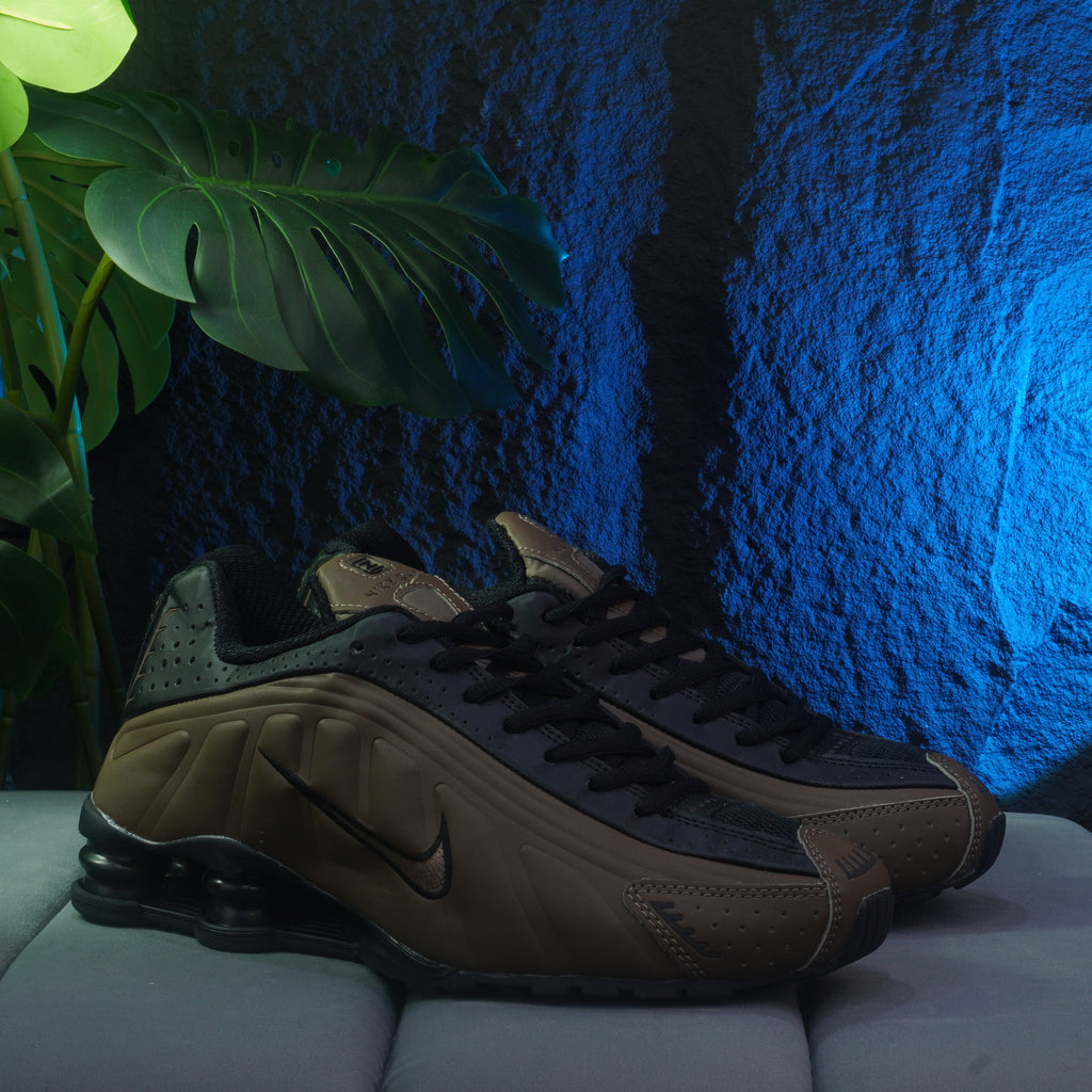 NIKE SHOX R4 CABALLERO NEGRO CAFE