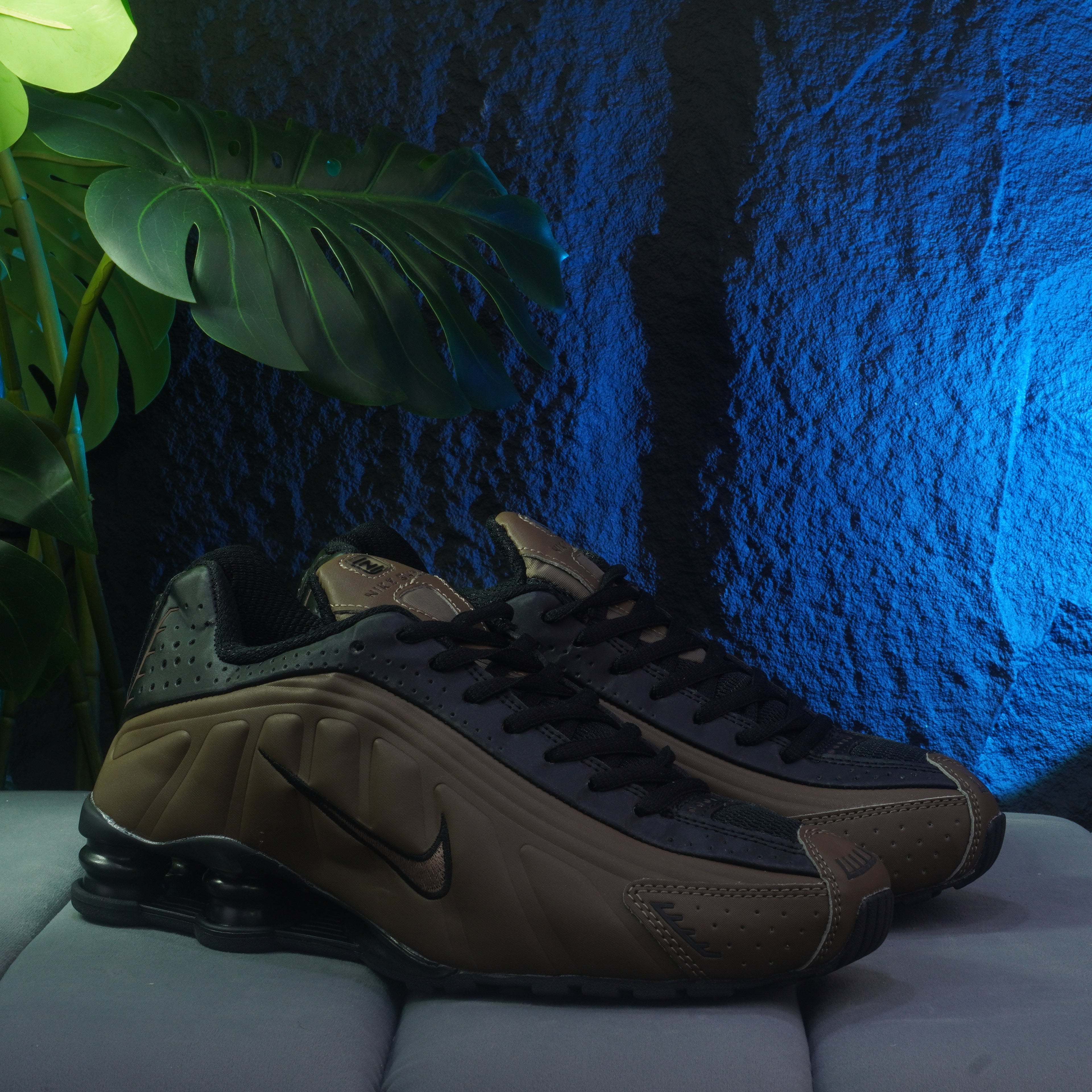 NIKE SHOX R4 CABALLERO NEGRO CAFE