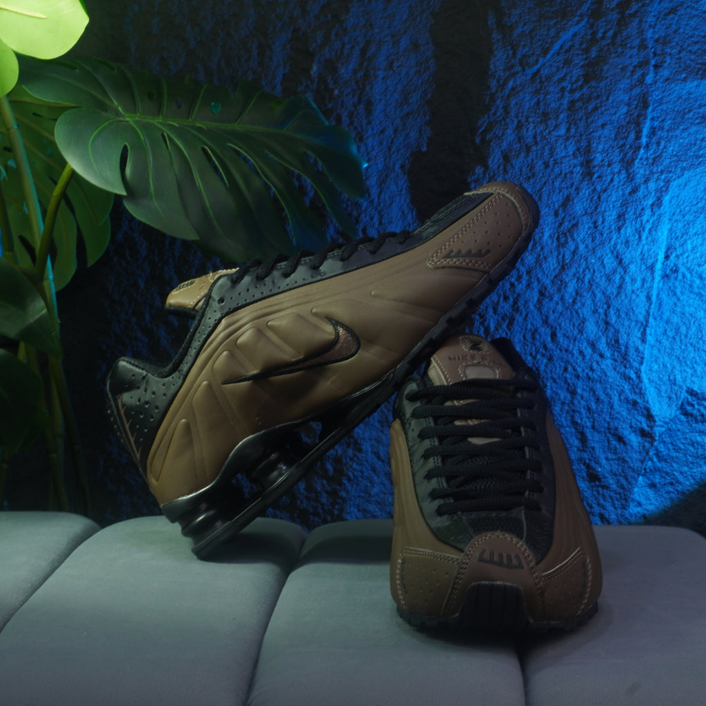 NIKE SHOX R4 CABALLERO NEGRO CAFE