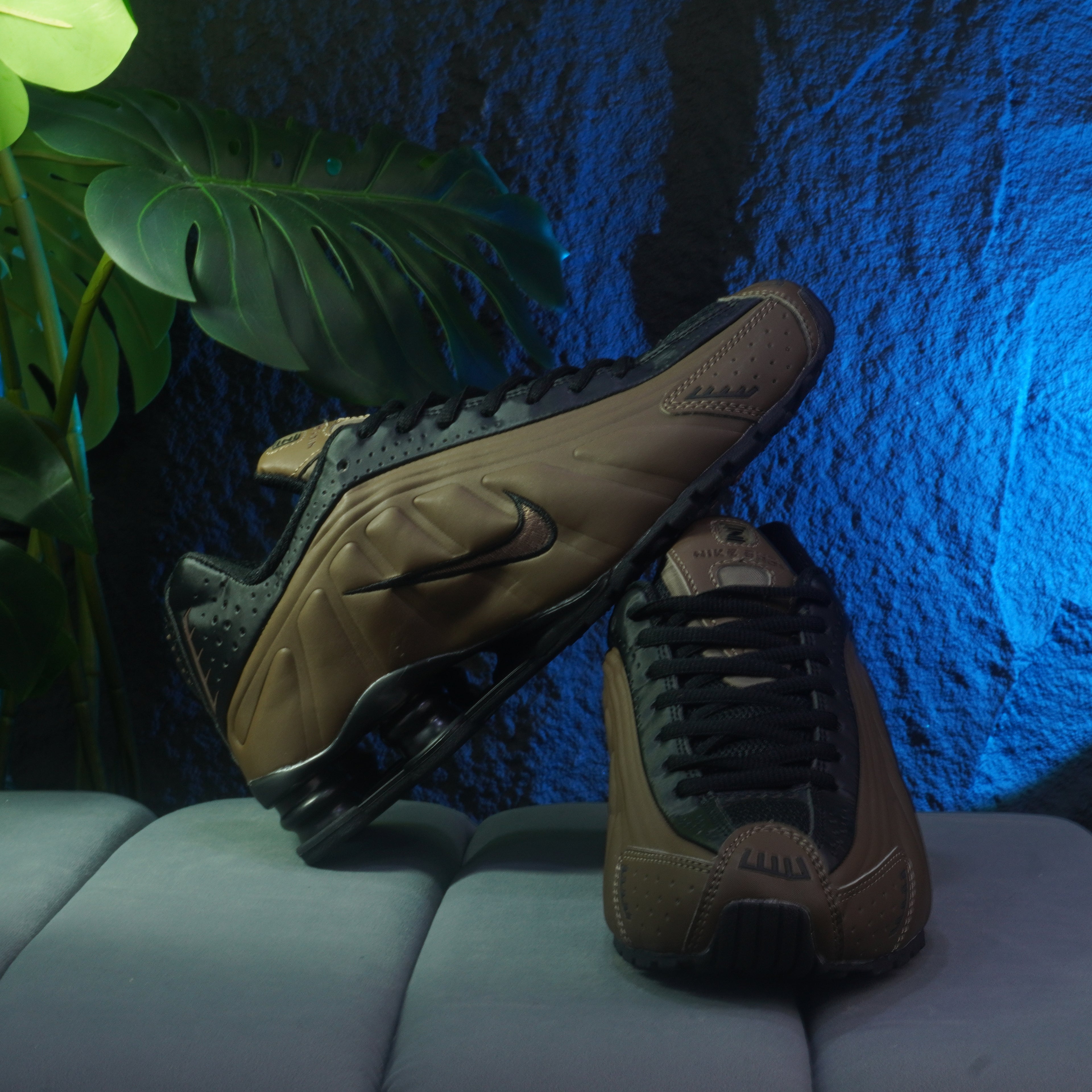 NIKE SHOX R4 CABALLERO NEGRO CAFE