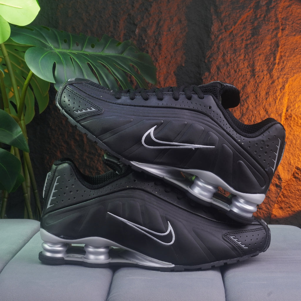 NIKE SHOX R4 CABALLERO NEGRO PLATEADO
