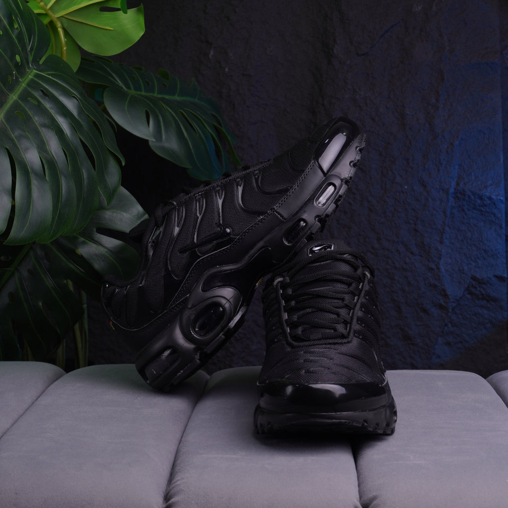 NIKE TN AIR MAX PLUS CABALLERO NEGRO