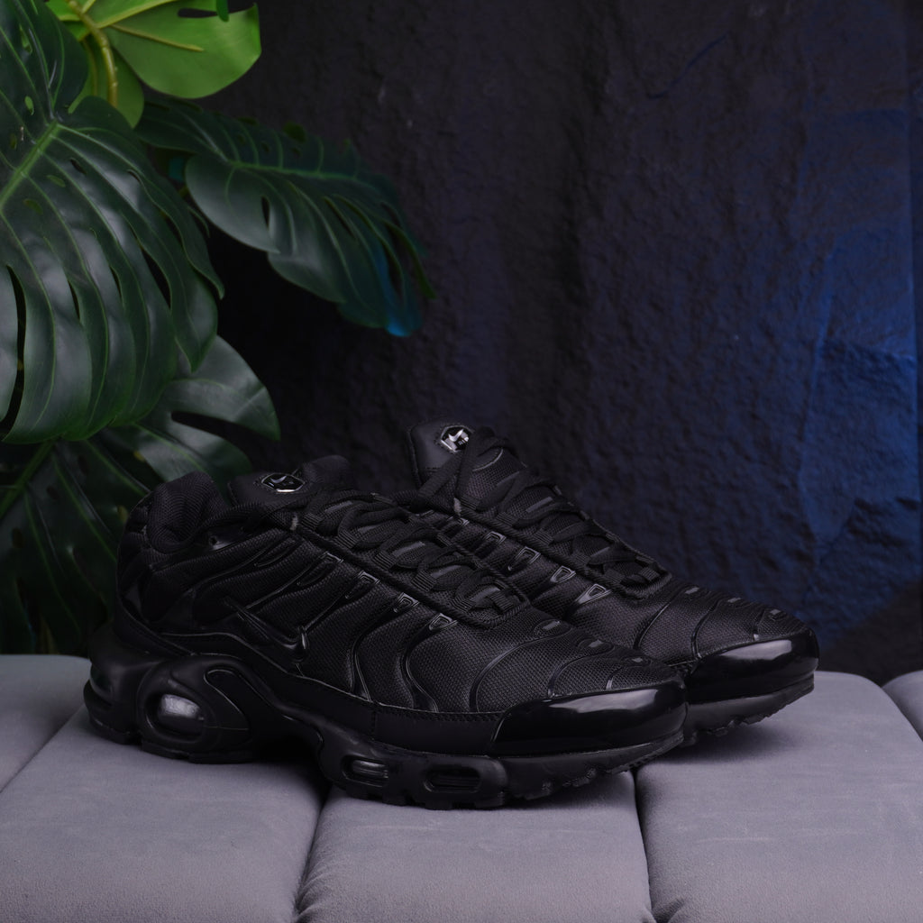 NIKE TN AIR MAX PLUS CABALLERO NEGRO