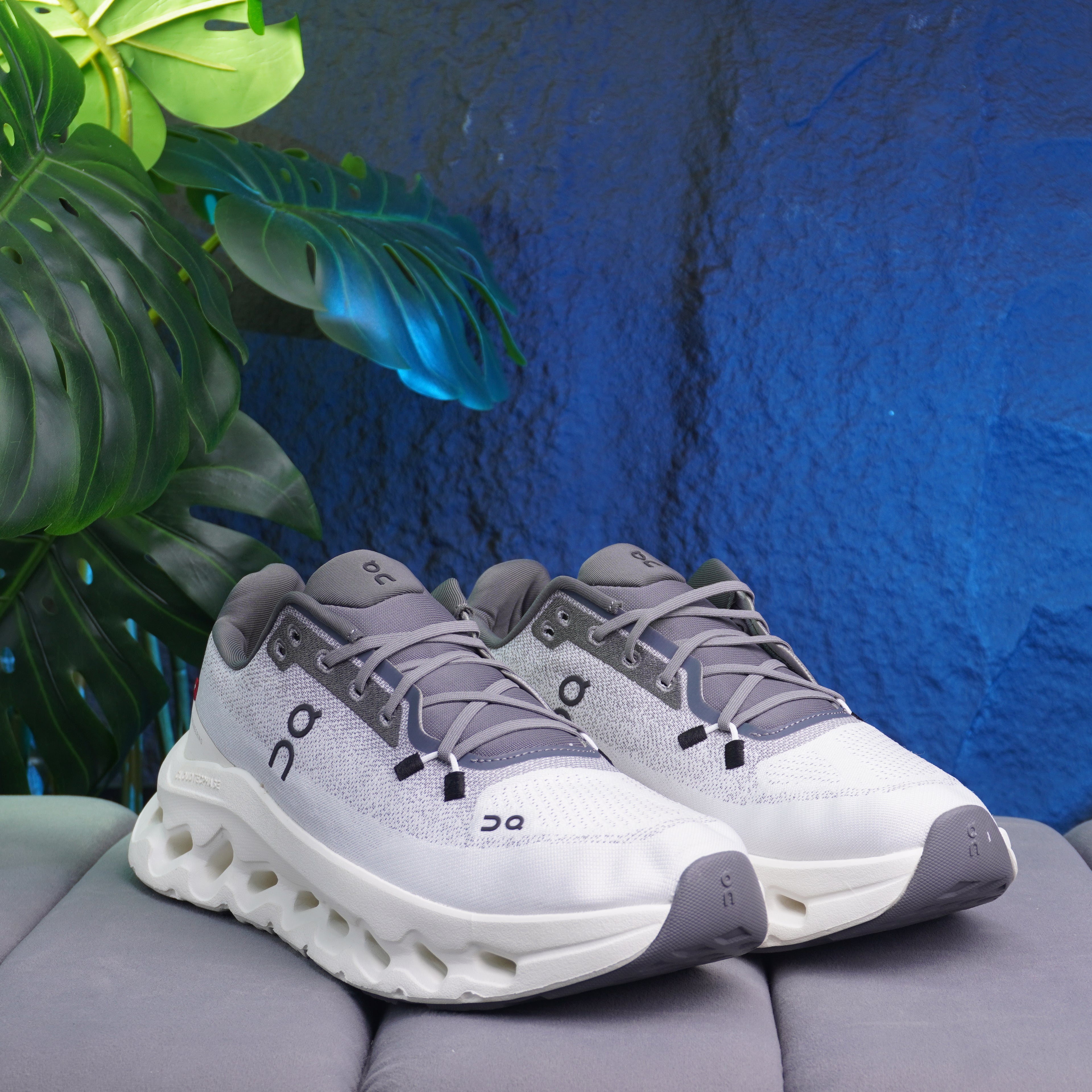ON CLOUD TILT CABALLERO BLANCO GRIS