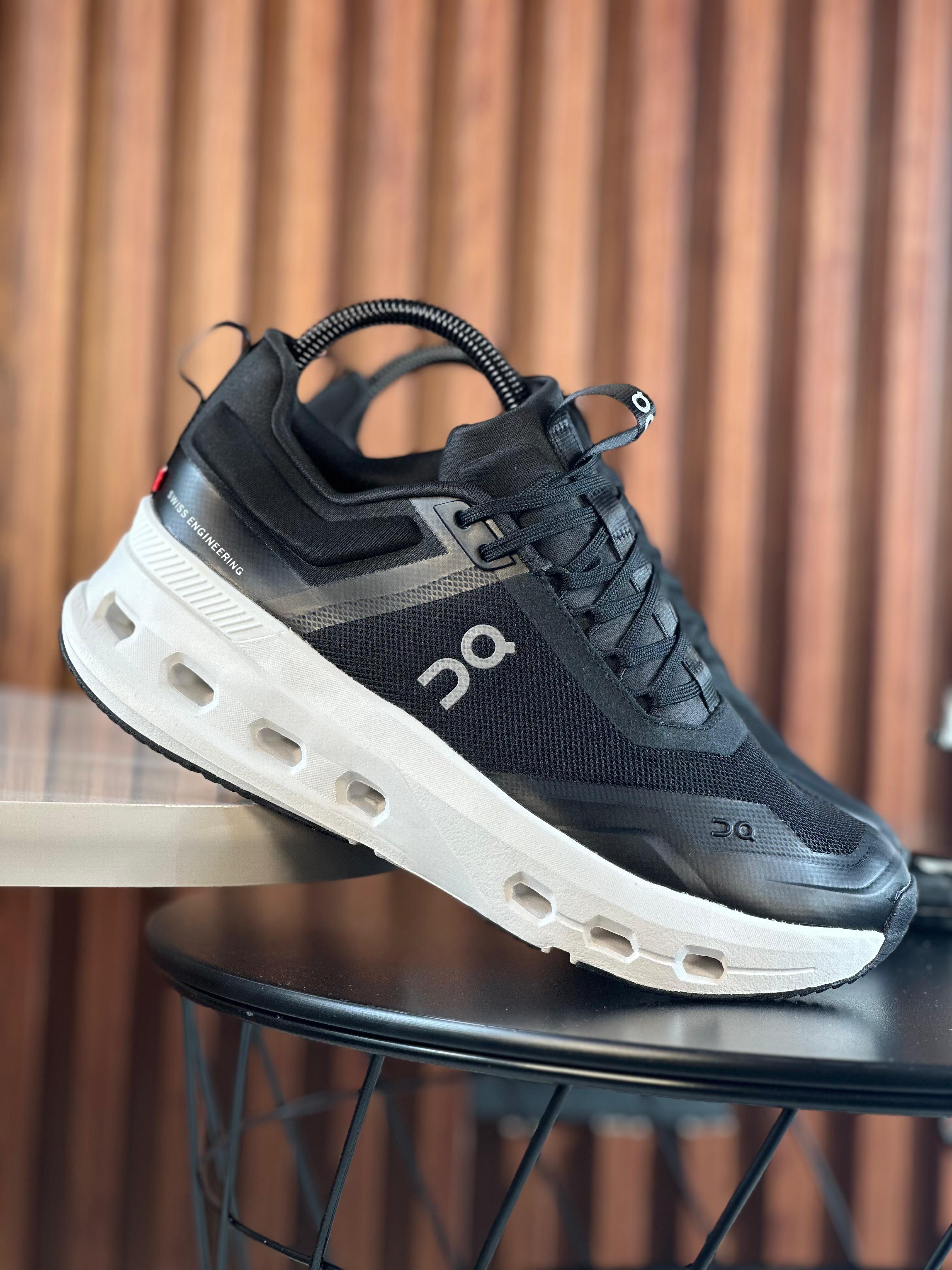 ON CLOUD NOVA CABALLERO NEGRO BLANCO