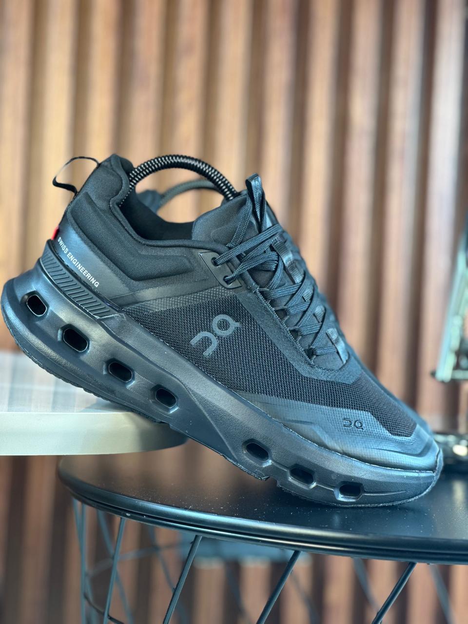 ON CLOUD NOVA DAMA NEGRO