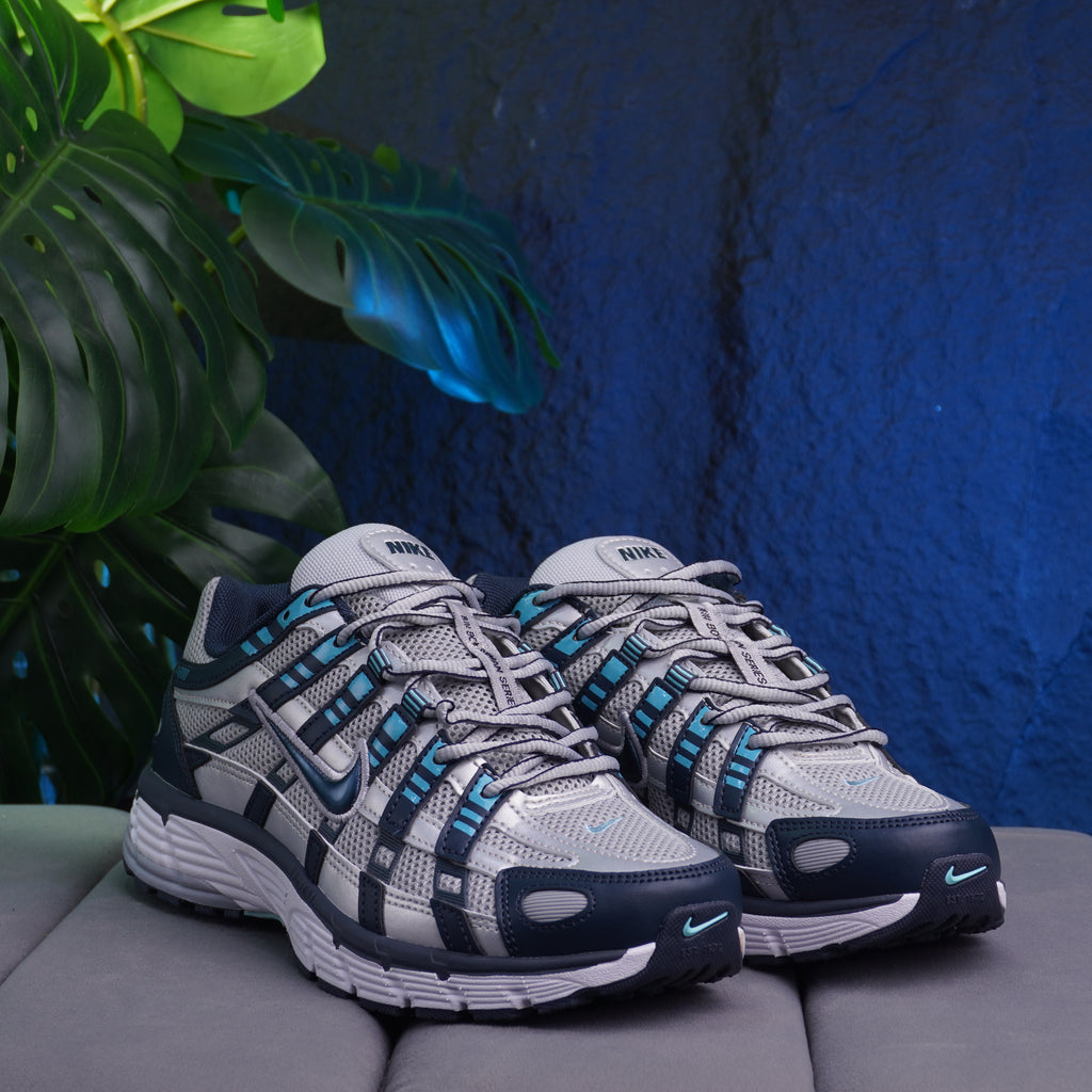 NIKE P-6000 CABALLERO PLATEADO AZUL